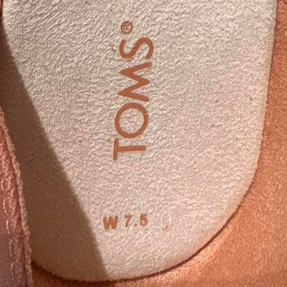 TOMS suede espadrille wedge sandals in a warm size 7.5